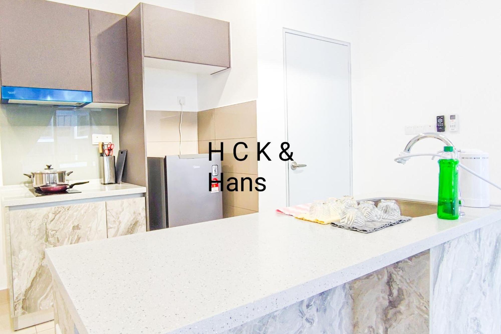 Stylish Balcony Kl At Trion 2 By Hck Pangsapuri *