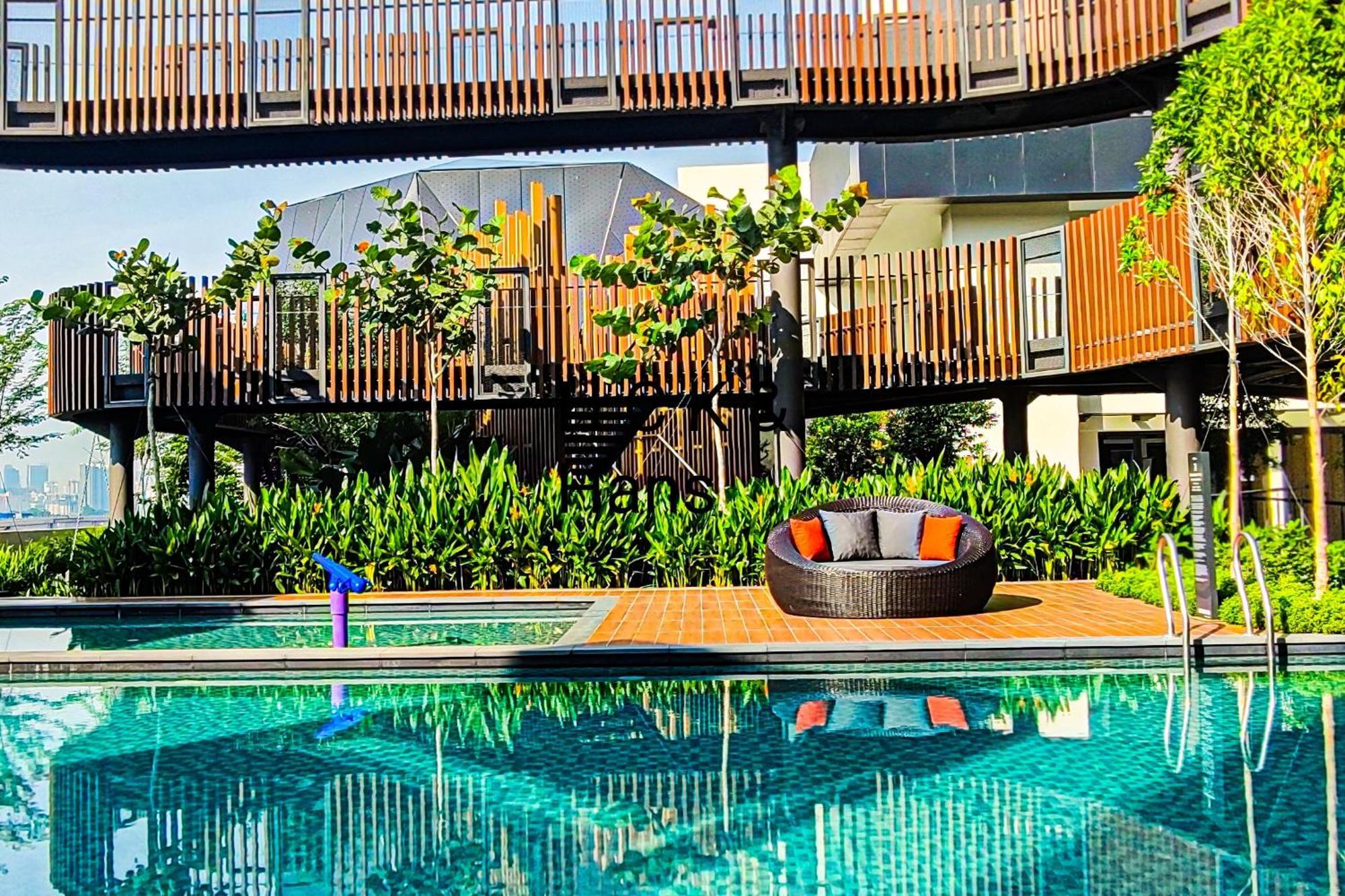 Stylish Balcony Kl At Trion 2 By Hck Kuala Lumpur